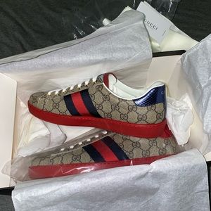 Gucci men’s ace GG supreme